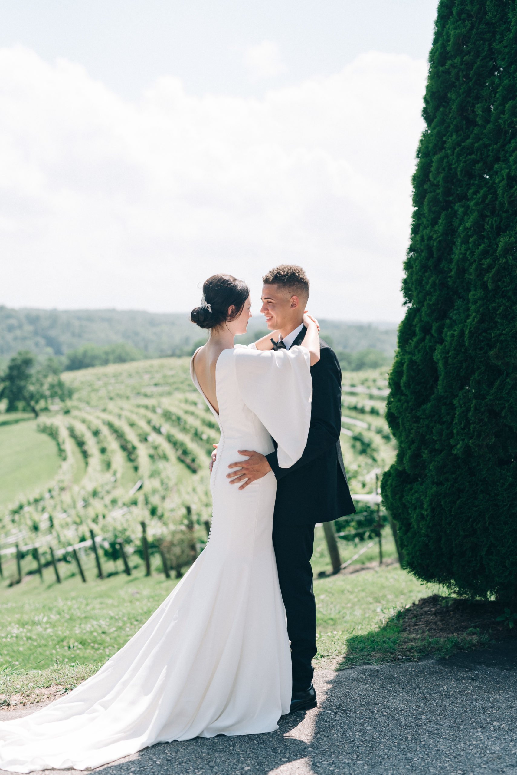 Wedding couple at Montaluce Winery in Georgia