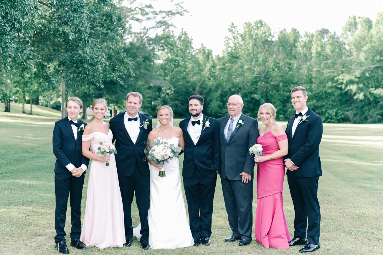 Family photos at Tuscaloosa wedding venue
